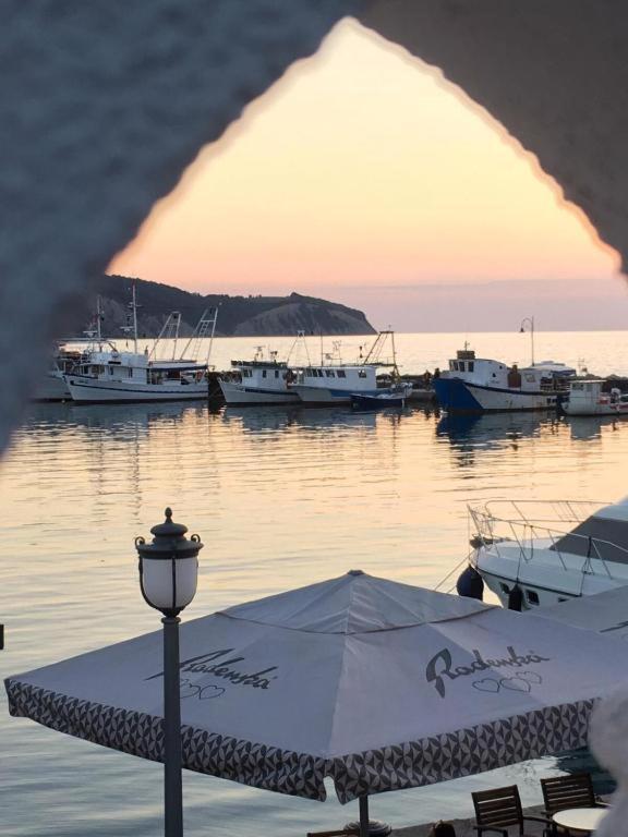 First Row To The Sea - Maremi Izola Apartment Terrace Екстериор снимка